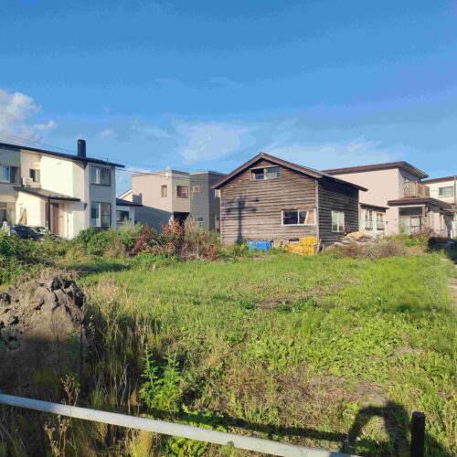 売り物件情報　避暑地にも最適な函館で自給自足生活は？【函館市日吉４丁目】